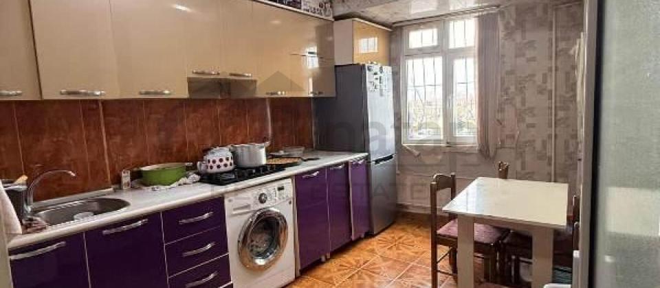 Avropa Azerbaycan mektebinin yani, Elmler Akademiyasi m/s yaxin 4 otaq satilir/110 kv.m. - 9