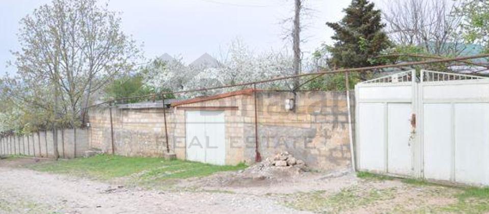 Şamaxı rayonunun Mədrəsə qəsəbəsində 37 sotluq bağ evi satılır!