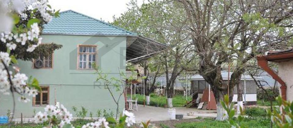 Şamaxı rayonunun Mədrəsə qəsəbəsində 37 sotluq bağ evi satılır! - 3