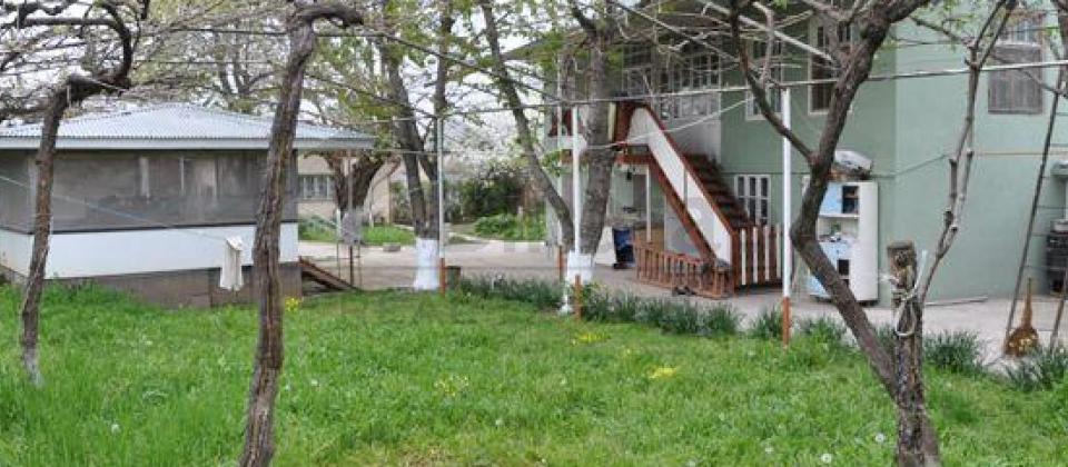 Şamaxı rayonunun Mədrəsə qəsəbəsində 37 sotluq bağ evi satılır! - 12