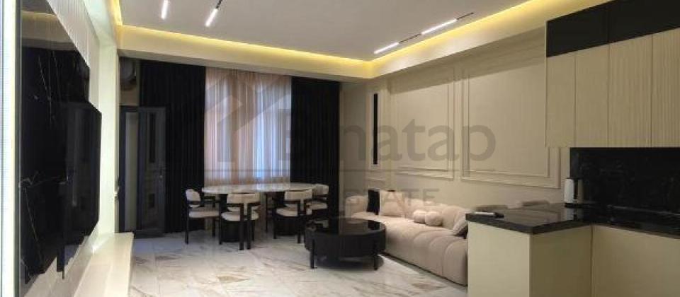 Azadliq prospekti, 28 May m/s yaninda 3 otaqli menzil satilir/106 kv.m.