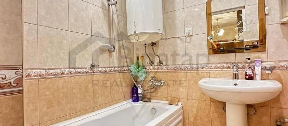 Tebriz kuchesi, 28 May m/s yaxin 2 otaqli menzil satilir/65 kv.m. - 9