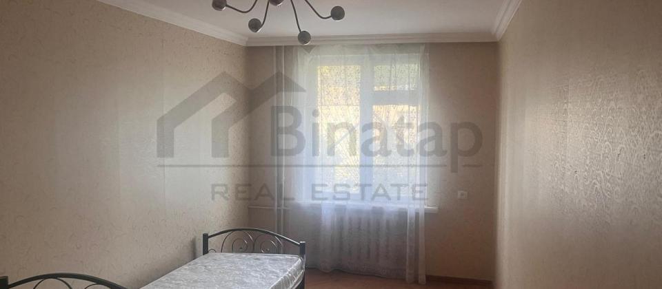 Satılır 3 otaqlı köhnə tikili 70 m², Elmlər Akademiyası m. - 2