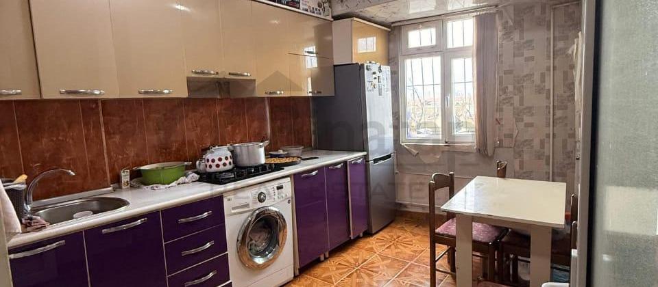 Avropa məktəbinin yanında. - 10