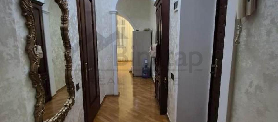 Merkezi parkin yani, Nizami m/s yaxin 4 otaqli menzil kiraye verilir/150 kv.m. - 12