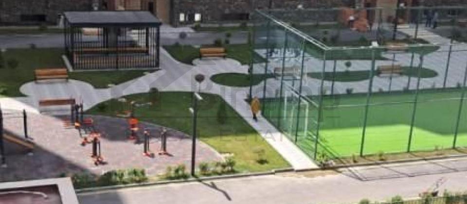 Azadliq prospekti, 28 May m/s yaninda 3 otaqli menzil satilir/121.3 kv.m. - 10