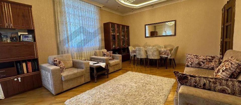 Qelebe dairesi, Baku Mall ve İnşaatçilar m/s yaxin 3 otaqli menzil satilir/140 kv.m. - 3