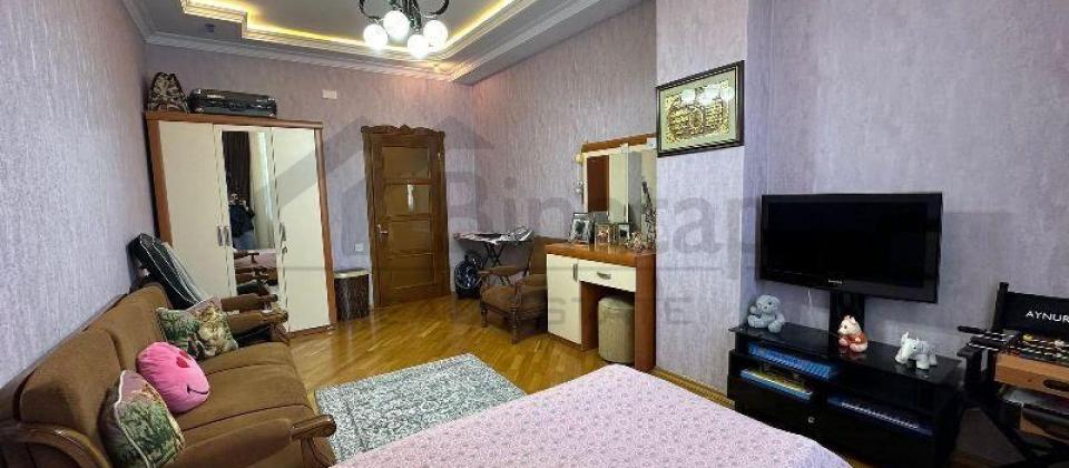 Qelebe dairesi, Baku Mall ve İnşaatçilar m/s yaxin 3 otaqli menzil satilir/140 kv.m. - 10