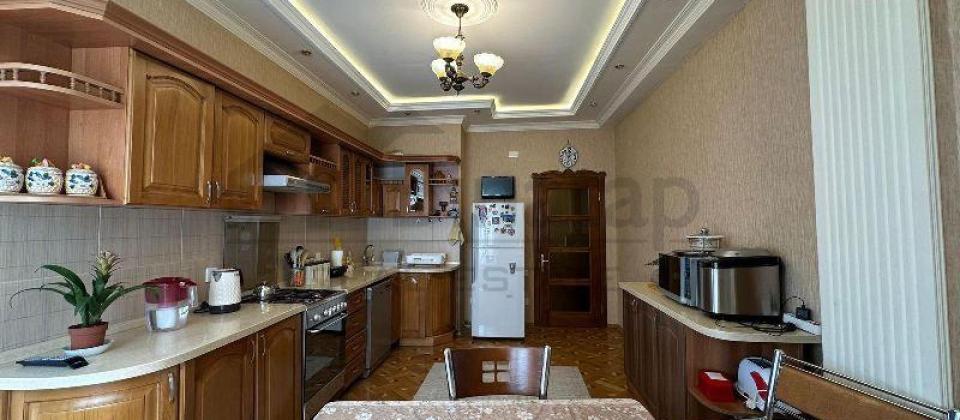 Qelebe dairesi, Baku Mall ve İnşaatçilar m/s yaxin 3 otaqli menzil satilir/140 kv.m. - 11