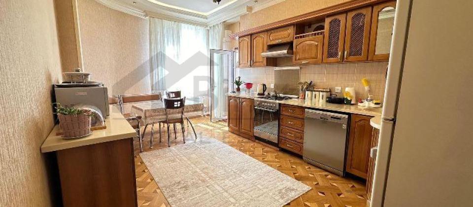 Qelebe dairesi, Baku Mall ve İnşaatçilar m/s yaxin 3 otaqli menzil satilir/140 kv.m. - 12