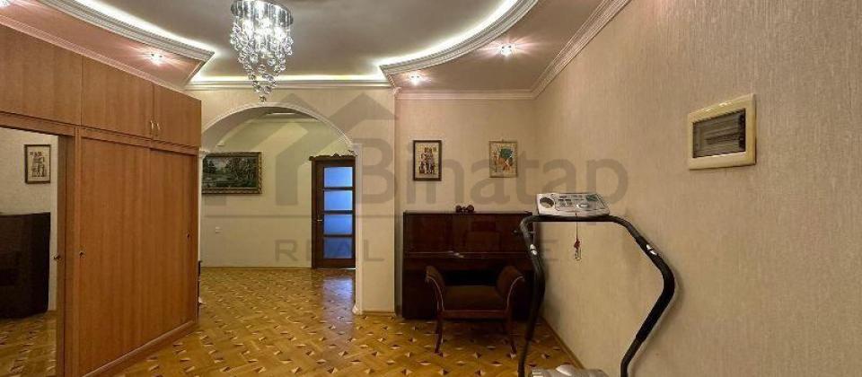 Qelebe dairesi, Baku Mall ve İnşaatçilar m/s yaxin 3 otaqli menzil satilir/140 kv.m. - 15