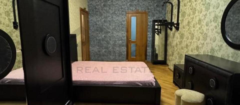 8 Noyabr m/s yaninda 3 otaqli menzil satilir/125 kv.m. - 4