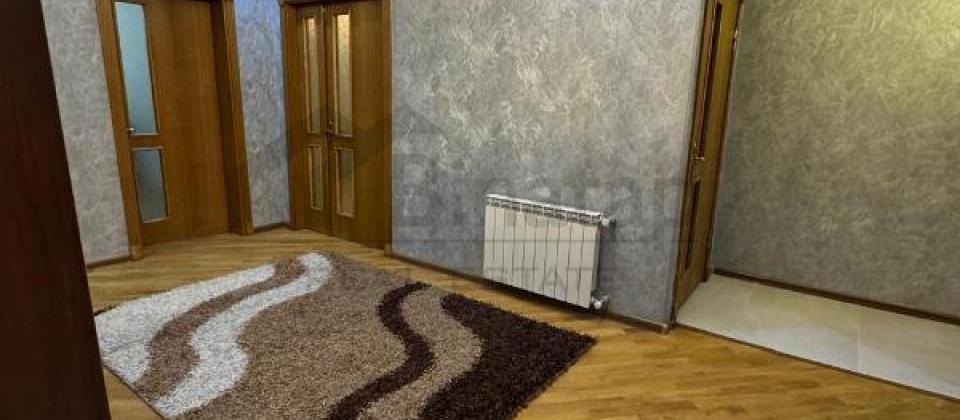 8 Noyabr m/s yaninda 3 otaqli menzil satilir/125 kv.m. - 9