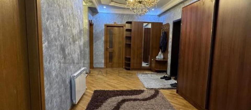 8 Noyabr m/s yaninda 3 otaqli menzil satilir/125 kv.m. - 11