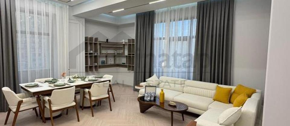 Koala ve Zorge parklarina yaxin 3 otaqli menzil satilir/125kv.m.