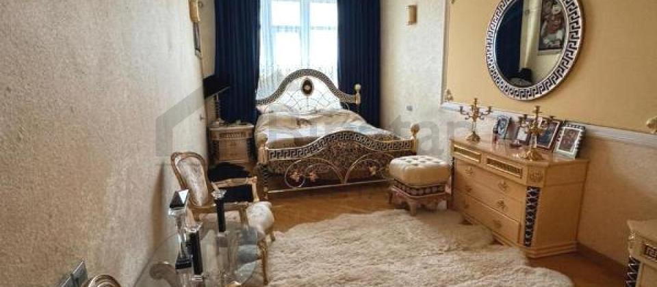 BDU ve Elmler Akademiyasi m/s yaxin 4 otaqli menzil satilir/185 kv.m. - 3