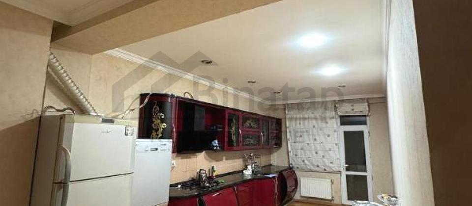 Yashil Ada ushaq bagchasinin yani, 8 Noyabr m/s yaxin 3 otaqli menzil kiraye verilir/162 kv.m. - 9