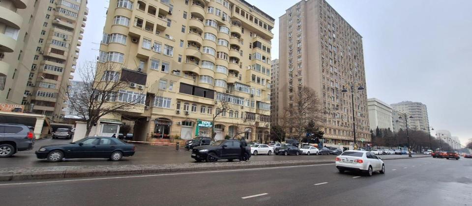 Satılır 2 otaqlı yeni tikili 60 m², İnşaatçılar m.