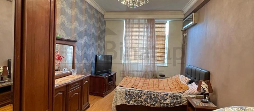 Satılır 2 otaqlı yeni tikili 60 m², İnşaatçılar m. - 12