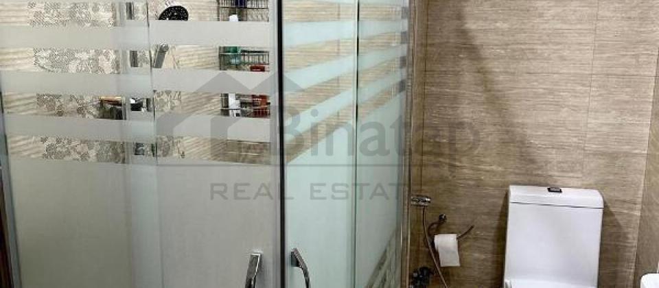 Sherq bazarinin yani, 28 May m/s yaxin 3 otaqli menzil satilir/170 kv.m. - 14