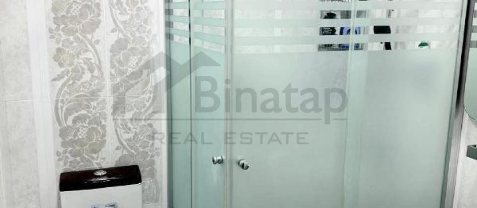 Sherq bazarinin yani, 28 May m/s yaxin 3 otaqli menzil satilir/170 kv.m. - 15