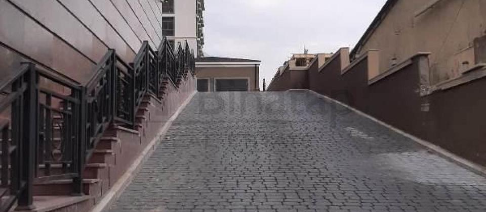 Hesen Eliyev kuçesi (İnqlab), Tibb Universitetine yaxin 3 otaqli menzil satilir/125 kv.m. - 9