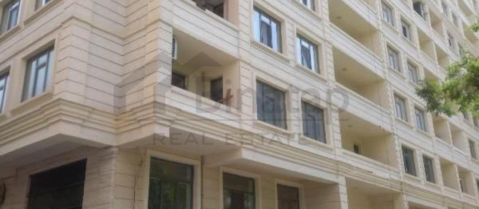 Heyder Eliyev merkezinin yaninda 2 otaqli menzil satilir/118 kv.m. - 2