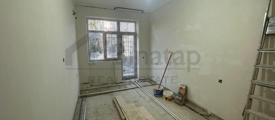 Satılır 2 otaqlı köhnə tikili 53 m², Elmlər Akademiyası m. - 4