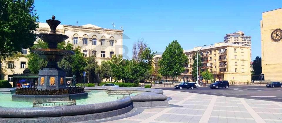 Satılır 2 otaqlı köhnə tikili 65 m², Elmlər Akademiyası m. - 2