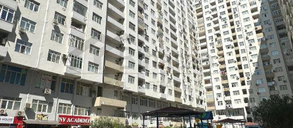 3cu mkrn dairesi, 20 Yanvar və Memar Ecemi m/s yaxin 4 otaqli menzil satilir/137 kv.m.