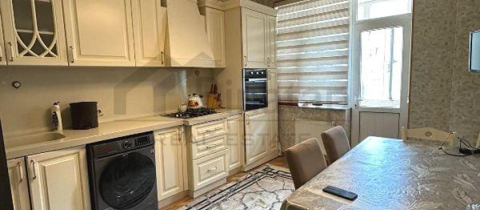 3cu mkrn dairesi, 20 Yanvar və Memar Ecemi m/s yaxin 4 otaqli menzil satilir/137 kv.m. - 12