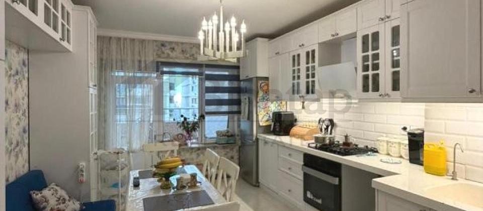 Yashil Ada ushaq bagchasinin yani, 8 Noyabr m/s yaxin 3 otaqli menzil satilir/134 kv.m. - 7