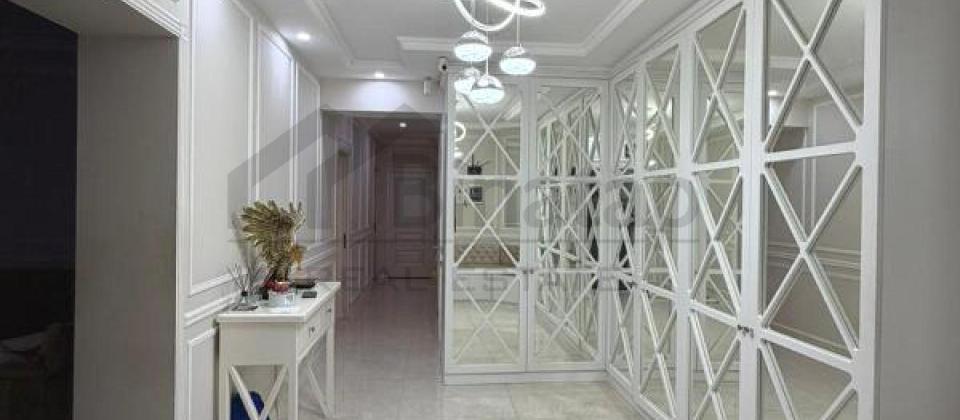 Yashil Ada ushaq bagchasinin yani, 8 Noyabr m/s yaxin 3 otaqli menzil satilir/134 kv.m. - 9