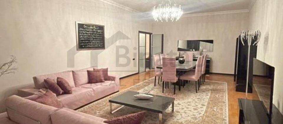 Kooperasiya Universiteti ve Cidir meydaninin yaninda 4 otaqli menzil satilir/240 kv.m. - 6