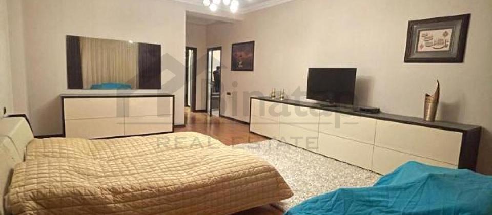 Kooperasiya Universiteti ve Cidir meydaninin yaninda 4 otaqli menzil satilir/240 kv.m. - 10