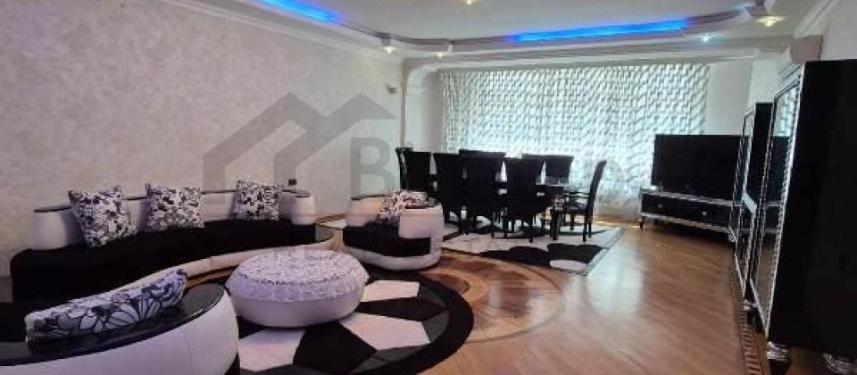 6ci parallel kuchesi, Nizami m/s yaxin 4 otaqli menzil kiraye verilir/170 kv.m.