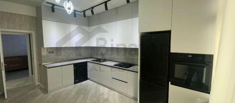 Badamdar, Oxford mektebi ve Badam klinikasinin yaninda 3 otaqli menzil satilir/90 kv.m. - 6