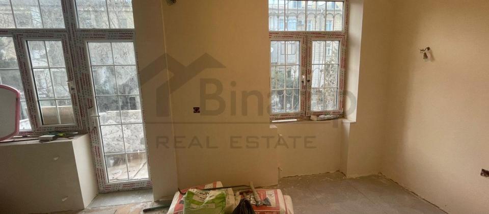 Satılır 1 otaqlı köhnə tikili 40 m², Elmlər Akademiyası m. - 4