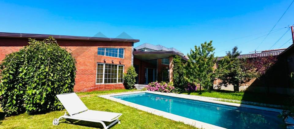 Satılır 4 otaqlı həyət evi/bağ evi 165 m², Mərdəkan q.