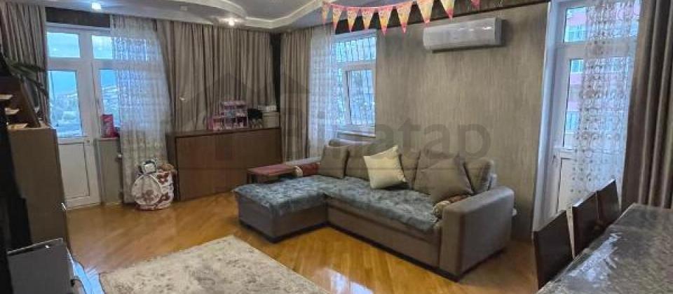 Yeni Yasamal, Vital klinikasinin yaninda 2 otaqli menzil satilir/98 kv.m.