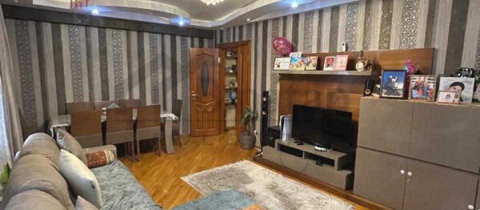 Yeni Yasamal, Vital klinikasinin yaninda 2 otaqli menzil satilir/98 kv.m. - 2