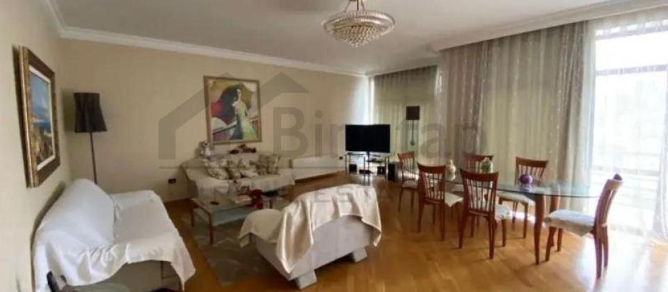 Xarici Diller Universitetinin yani, Heyder Eliyev sarayina yaxin 3 otaqli menzil satilir/130 kv.m.