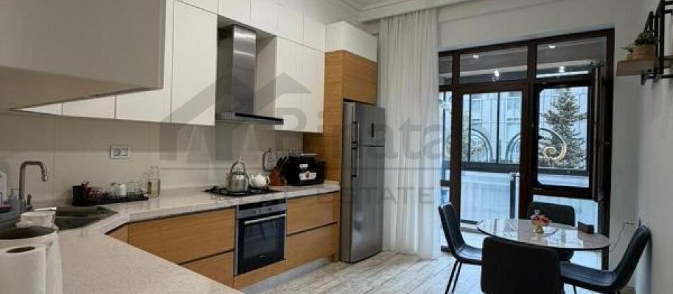 Bakixanov kuchesi, Genclik m/s yaxin 3 otaqli menzil satilir/130 kv.m. - 10