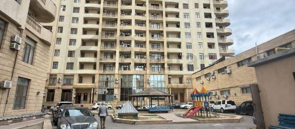 İnqlab, Kepez Hospitalin yani, Tibb Universitetine yaxin 3 otaqli menzil satilir/148 kv.m. - 2