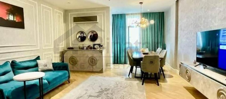 Yasamal parkinin yani, Elmler Akademiyasi m/s yaxin 3 otaqli menzil satilir/110 kv.m.