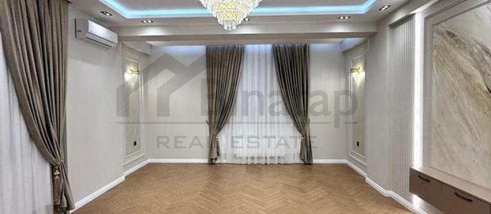 Dede Qorqud parkinin yani, Genclik ve 28 May m/s yaxin 3 otaqli menzil satilir/132 kv.m. - 2