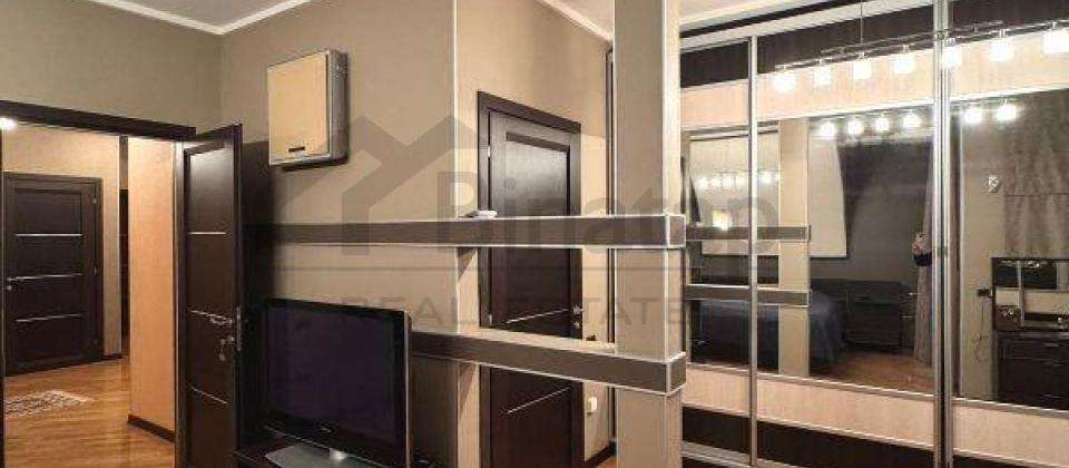 Zoopark ve Dede Qorqud parkinin yaninda 3 otaqli menzil satilir/160 kv.m. - 10