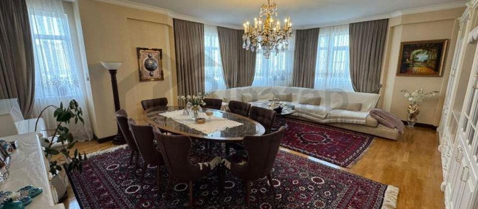 Statistika Komitesinin arxasi, E.Akademiyasi ve Nizami m/s yaxin 3 otaqli menzil satilir/150 kv.m. - 3