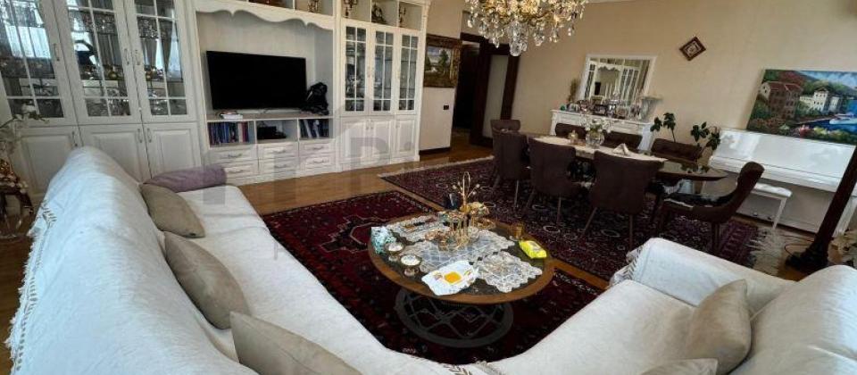 Statistika Komitesinin arxasi, E.Akademiyasi ve Nizami m/s yaxin 3 otaqli menzil satilir/150 kv.m. - 4