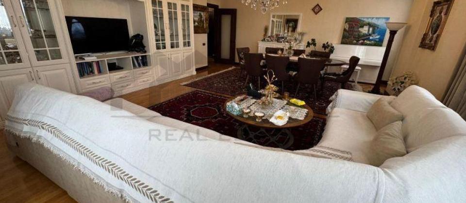 Statistika Komitesinin arxasi, E.Akademiyasi ve Nizami m/s yaxin 3 otaqli menzil satilir/150 kv.m. - 5